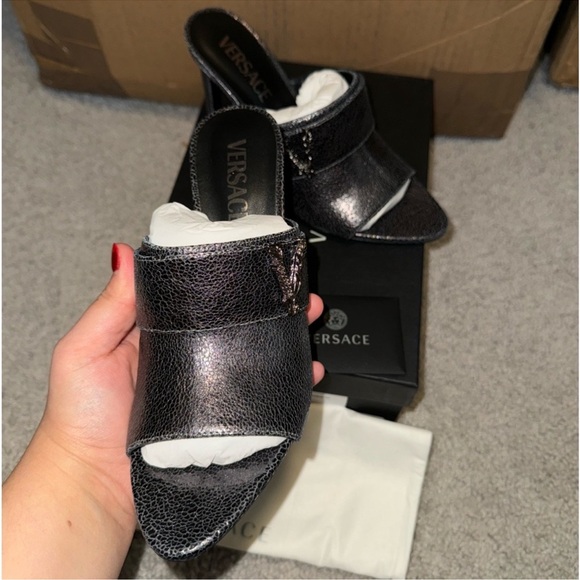 New Versace Metallic Sandals! - Picture 3 of 4